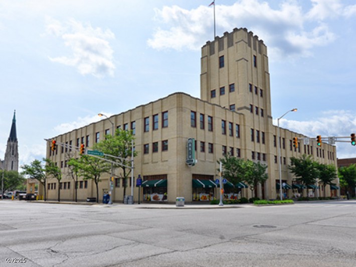 Lockerbie Marketplac 333 N. Alabama Street