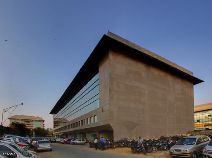 Delhi Rectangle Commercial Complex D4